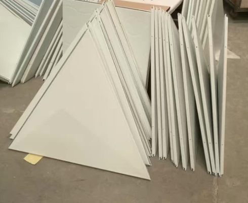 Het Metaal Driehoekige Klem van de aluminiumlegering in Plafond voor Conferentiezaal