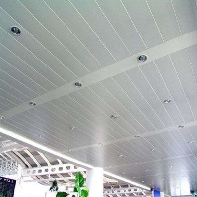 Vuurvast S-strip aluminium metalen plafond 600 mm breedte voor winkelcentrum