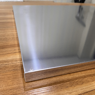 600x600 mm aluminium metalen plafond niet-perforatie geanodiseerd half spiegel aluminium haak op paneel